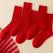Inne - 5 Par Prostych Czerwonych Skarpetek, Ciepłych I Oddychających Skarpetek Typu Mid Tube Z Okazji Chińskiego Nowego Roku, Pończoch I Wyrobów - miniaturka - grafika 1