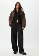 Spodnie damskie - Stradivarius Eleganckie spodnie z zaszewkami Czarny 36 - miniaturka - grafika 1