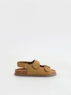 Buty dla chłopców - Reserved - Sandały z imitacji skóry - beżowy - miniaturka - grafika 1