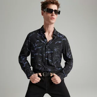Koszule męskie - Reserved Wzorzysta koszula comfort - Czarny - grafika 1