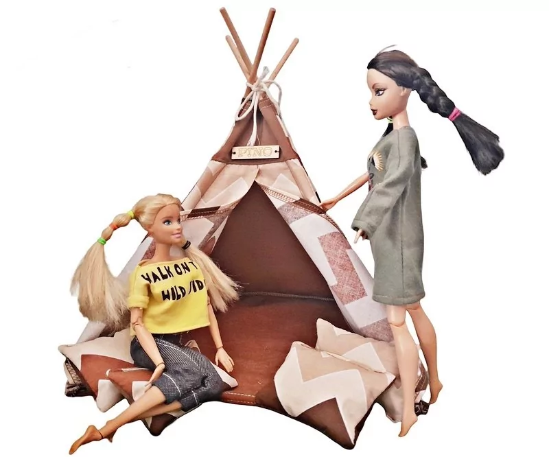 Komplet  Tipi dla lalek Barbie , wigwam , namiot z poduszkami 9 el. Zygzak caffe