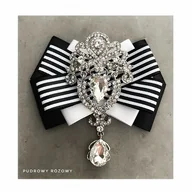 Broszki - Brosza z koronkowym kryształem NEW - miniaturka - grafika 1