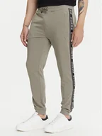 Spodnie sportowe męskie - Guess Spodnie dresowe Z2YB19 K6ZS1 Khaki Regular Fit - miniaturka - grafika 1
