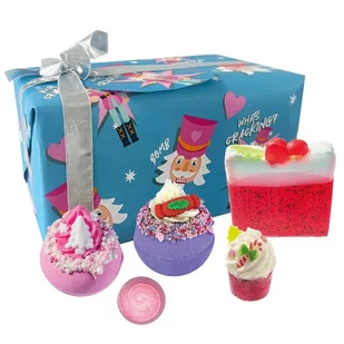 BOMB COSMETICS SET What’s Cracking kule do kąpieli 4szt. + mydło 1szt. - Zestawy kosmetyków damskich - miniaturka - grafika 1