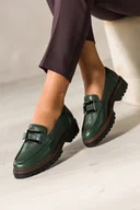 Mokasyny damskie - Zielone mokasyny skórzane damskie Sergio Leone na bieżnikowanej podeszwie czarna ozdoba na cholewce NP74833-H - miniaturka - grafika 1