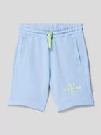 Spodnie i spodenki dla chłopców - Szorty z dzianiny dresowej o kroju regular fit z nadrukiem z logo model ‘Gruss’ - miniaturka - grafika 1