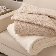 Koce - Koc z bukli 80x160 cm Baranek Dreamy Boucle beżowy Spod Igły i Nitki - miniaturka - grafika 1
