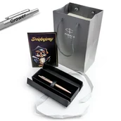 Zestawy piśmiennicze - Zestaw Długopis Parker Monochrome Różowy z grawerem w pudełku z kartką i torebką na Dzień Nauczyciela - miniaturka - grafika 1