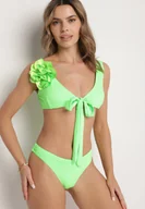 Stroje kąpielowe - Jasnozielone Bikini Biustonosz z Odpinanym Kwiatem 3D Majtki Typu Figi i Siateczkowe Pareo Folane - miniaturka - grafika 1