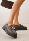Mokasyny damskie - Brązowe Mokasyny na Grubej Tłoczonej Podeszwie z Metaliczną Klamrą i Cyrkoniami Renisea - miniaturka - grafika 1