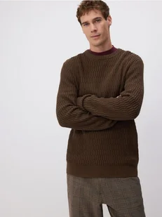 Reserved - Sweter ze strukturalnej dzianiny - ciemnobrązowy - Swetry męskie - miniaturka - grafika 1