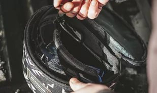 Etui Dakine Goggle Stash (street art) 2023 - Sporty zimowe - akcesoria - miniaturka - grafika 4