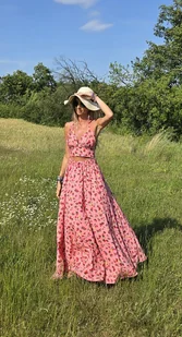 Komplet spódnica i top wiązany na plecach sukienka w owocowy wzód - Komplety damskie Komplet spódnica i top wiązany na plecach sukienka w owocowy wzód - Komplety damskie - miniaturka - grafika 1