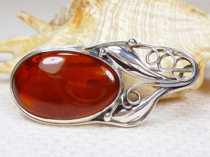 Broszka srebrna z bursztynem, handmade 410-224