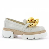 Mokasyny damskie - Kremowe mokasyny na platformie z łańcuchem CARINII - Carinii - miniaturka - grafika 1
