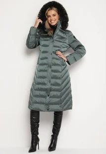 Zielona Pikowana Kurtka Zimowa o Długim Kroju z Odpinanym Kapturem z Futrem Mintoria - Kurtki damskie - miniaturka - grafika 1