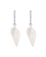 Kolczyki - Srebrne kolczyki z białymi muszelkami - miniaturka - grafika 1