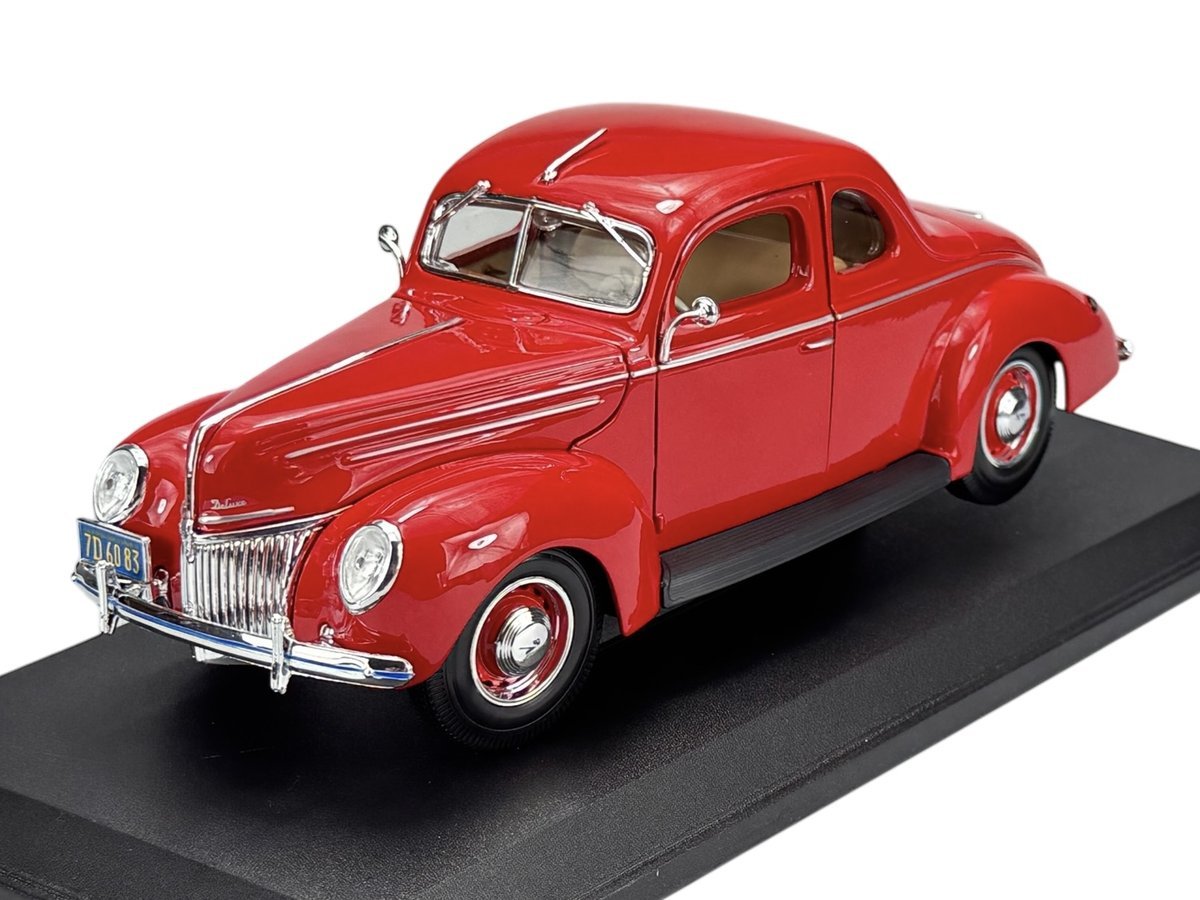 MAISTO 1939 FORD DELUXE CZERWONY 1:18 31180