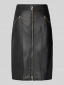 Spódnice - Spódnica o długości do kolan z imitacji skóry z dwustronnym zamkiem błyskawicznym - miniaturka - grafika 1