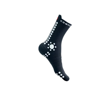 COMPRESSPORT Skarpetki do biegania trailowe ProRacing Socks V4 Trail magent/white - Skarpetki sportowe męskie - miniaturka - grafika 6
