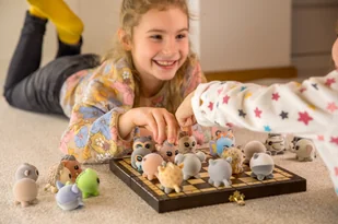 Flockies Figurka Żyrafa Gina FLO0114 - Figurki dla dzieci - miniaturka - grafika 13