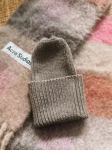 Czapka z wełny merynosa beżowa taupe - Czapki damskie - miniaturka - grafika 1