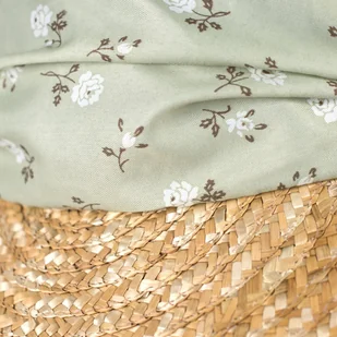 Daszek White rose - Czapki damskie - miniaturka - grafika 4