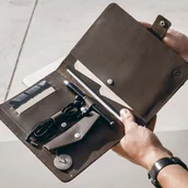 Teczki i aktówki - Solier Skórzany organizer na dokumenty Solier SA21 brązowy - miniaturka - grafika 1