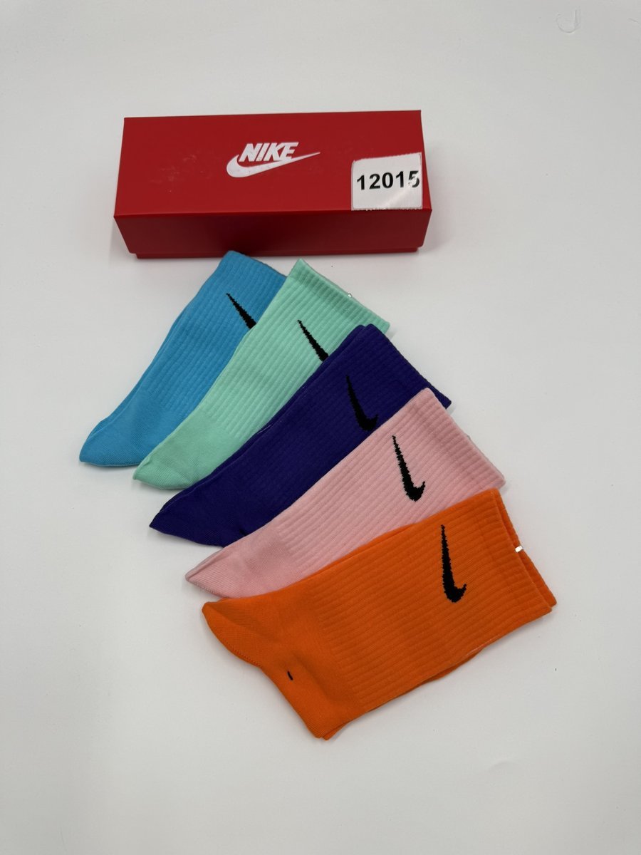 Długie kolorowe skarpety NIKE rozmiar 39-42 pięć par (12015 w3