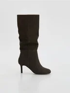 Kozaki damskie - Reserved - Zamszowe kozaki na szpilce - ciemnobrązowy - miniaturka - grafika 1