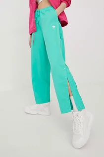 Spodnie damskie - Adidas Originals Originals spodnie dresowe Always Original damskie kolor zielony - grafika 1