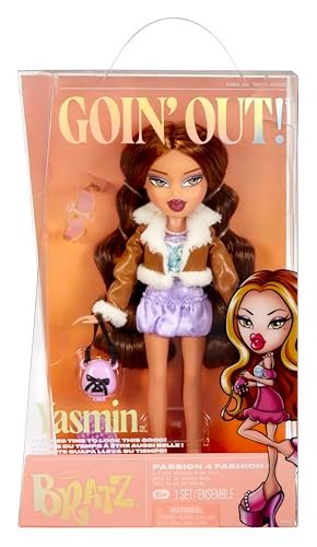 Bratz Goin' Out! Doll - Yasmin - Kolekcjonerska Modna Lalka z Akcesoriami, Zawiera Strój, Torebkę, Okulary Przeciwsłoneczne i Szczotkę - Zabawka dla Dzieci - Odpowiednia dla Dzieci w Wieku od 6 Lat