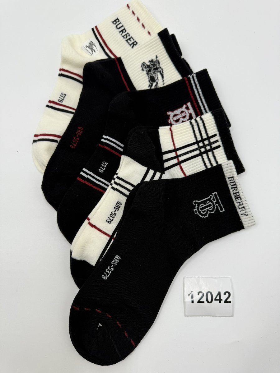 Męskie skarpety BURBERRY rozmiar 42-46 pięć par (12042W7