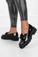 Mokasyny damskie - Czarne mokasyny skórzane lakierowane damskie na platformie z łańcuchem PRODUKT POLSKI Casu 2523-600 - miniaturka - grafika 1