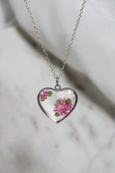 Naszyjniki - Naszyjnik, serce, kompozycja z kwiatów dzikiej marchwi - miniaturka - grafika 1