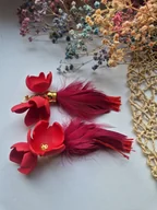 Kolczyki - Kolczyki czerwone kwiaty i pióra - miniaturka - grafika 1