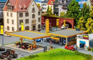 Faller Stacja paliw 130589 - Kolejki i akcesoria - miniaturka - grafika 1