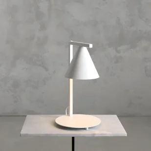 Biała, kompaktowa lampka na biurko Form - Lampy stojące - miniaturka - grafika 1