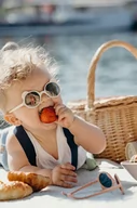 Okulary dla dzieci - Ki ET LA okulary przeciwsłoneczne dziecięce Ourson kolor beżowy - miniaturka - grafika 1