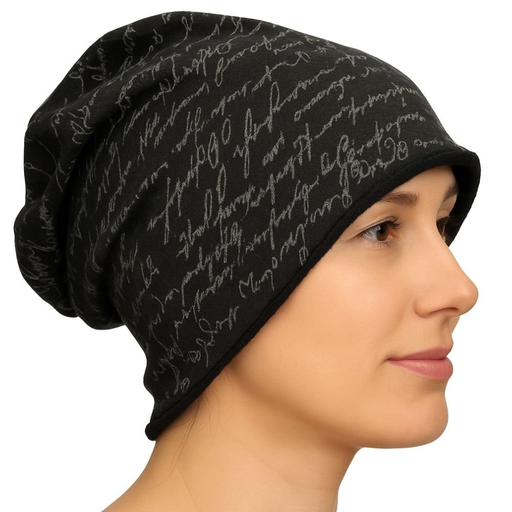 Czapka damska Beanie włoska cienka smerfetka czarna w jasne napisy