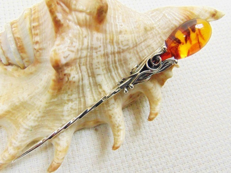 Szpilka srebrna z bursztynem, handmade 8080-66
