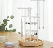 Biżuteria - akcesoria - SONGMICS 20,5 x 18 x 36 cm metalowo-drewniany stojak na biżuterię drzewko na biżuterię prezent dla dziewczynki kobiety biały JJS03NW - miniaturka - grafika 1