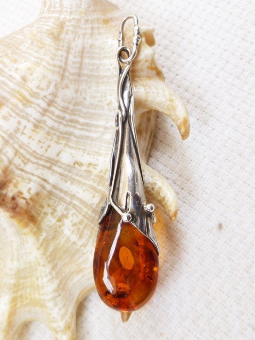 Wisiorek srebrny z bursztynem, handmade 610-117