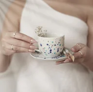 Filiżanki - Ręcznie malowana filiżanka 200 ml ze spodkiem z CIENKIM RANTEM - Błękitne kropki ZDOBIONA ZŁOTEM - miniaturka - grafika 1