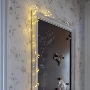 STAR TRADING Łańcuch świetlny LED Dew Drop Flower, srebrny, 140 cm, bateria - Oświetlenie świąteczne - miniaturka - grafika 1