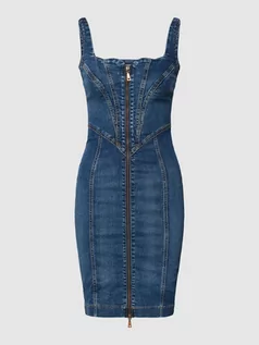 Sukienki - Sukienka jeansowa z zamkiem błyskawicznym model ‘LILAMOR’ - grafika 1