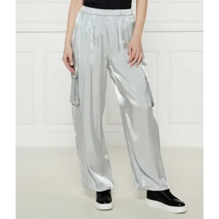 Armani Exchange Satynowe spodnie cargo Loose fit - Spodnie damskie - miniaturka - grafika 1