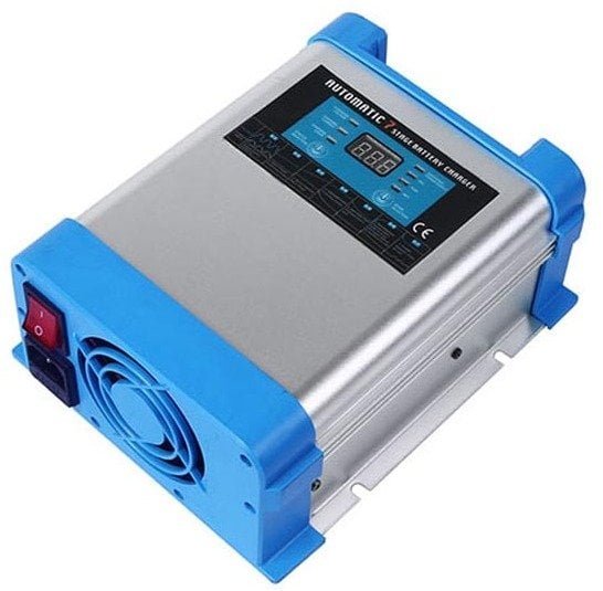 Ładowarka sieciowa 24 V do akumulatorów BC-60 PRO LFP 30A 230V/24V LCD 7 stopni ładowania 3BC600424L