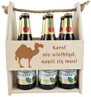 Gadżety dla niej i dla niego - Nosidełko na piwo Człowiek nie wielbłąd Napić się musi z imieniem - miniaturka - grafika 1