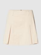 Spódnice - Spódnica mini z zakładkami model ‘CHINO’ - miniaturka - grafika 1